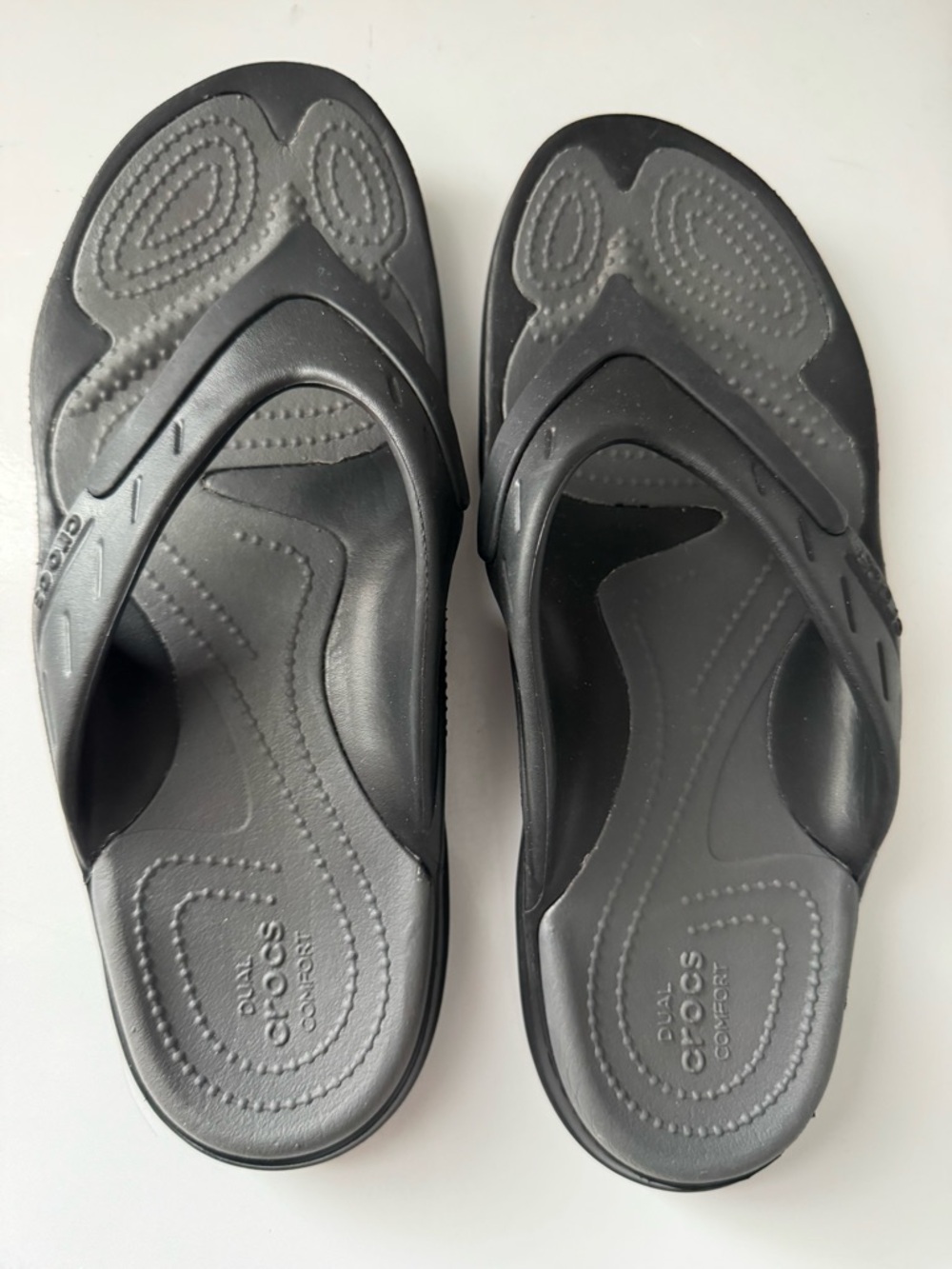 CROCS Black Dual-Comfort Flip Sandals - Picture 4 of 6